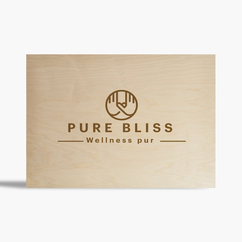 Ein Foto-Holzblock, personalisiert mit dem Namen und Logo eines Massagestudios. 