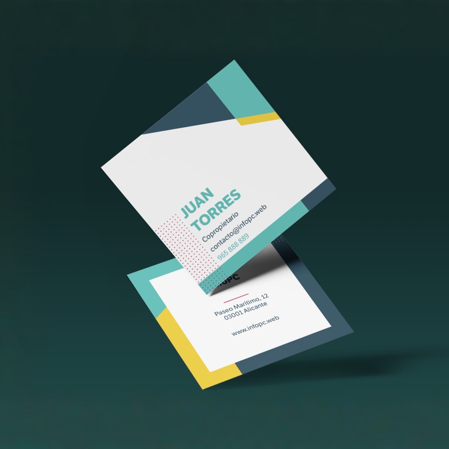 Se muestran el anverso y el reverso de una tarjeta de visita cuadrada para una persona llamada Matthew Cooper.