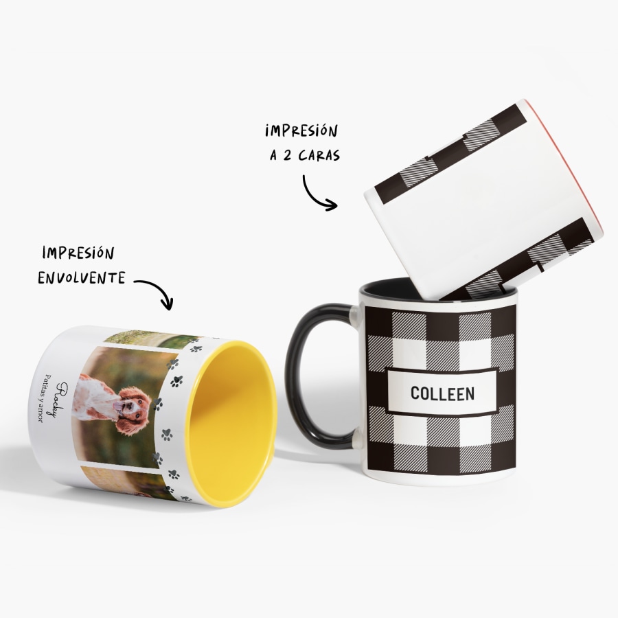 Una taza personalizada para mascotas y una taza personalizada con un nombre impreso, con una nota que destaca las opciones de diseño para tazas personalizadas: impresión envolvente e impresión a dos caras. 