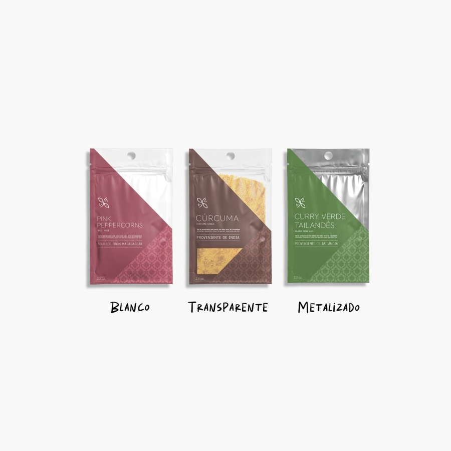 3 bolsas planas que muestran 3 diferentes acabados: blanco, transparente y metalizado.