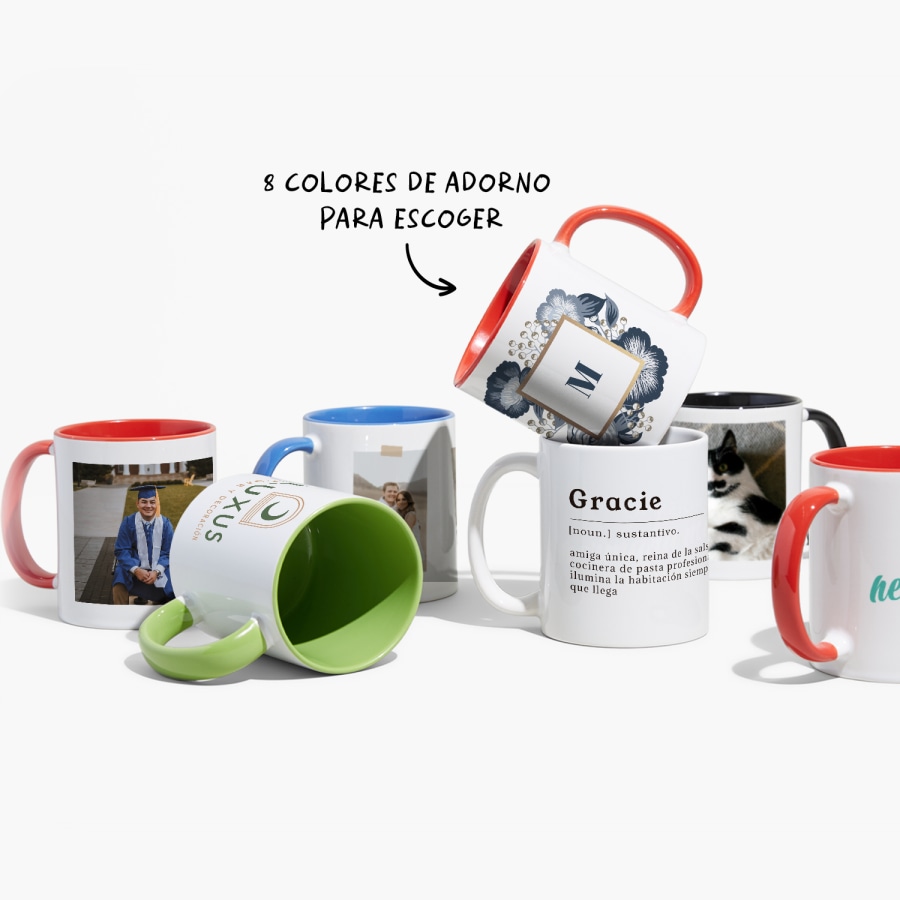 Una colección de 7 tazas personalizadas con fotos y diseños, con una nota de que hay 8 opciones de colores de contraste disponibles. 