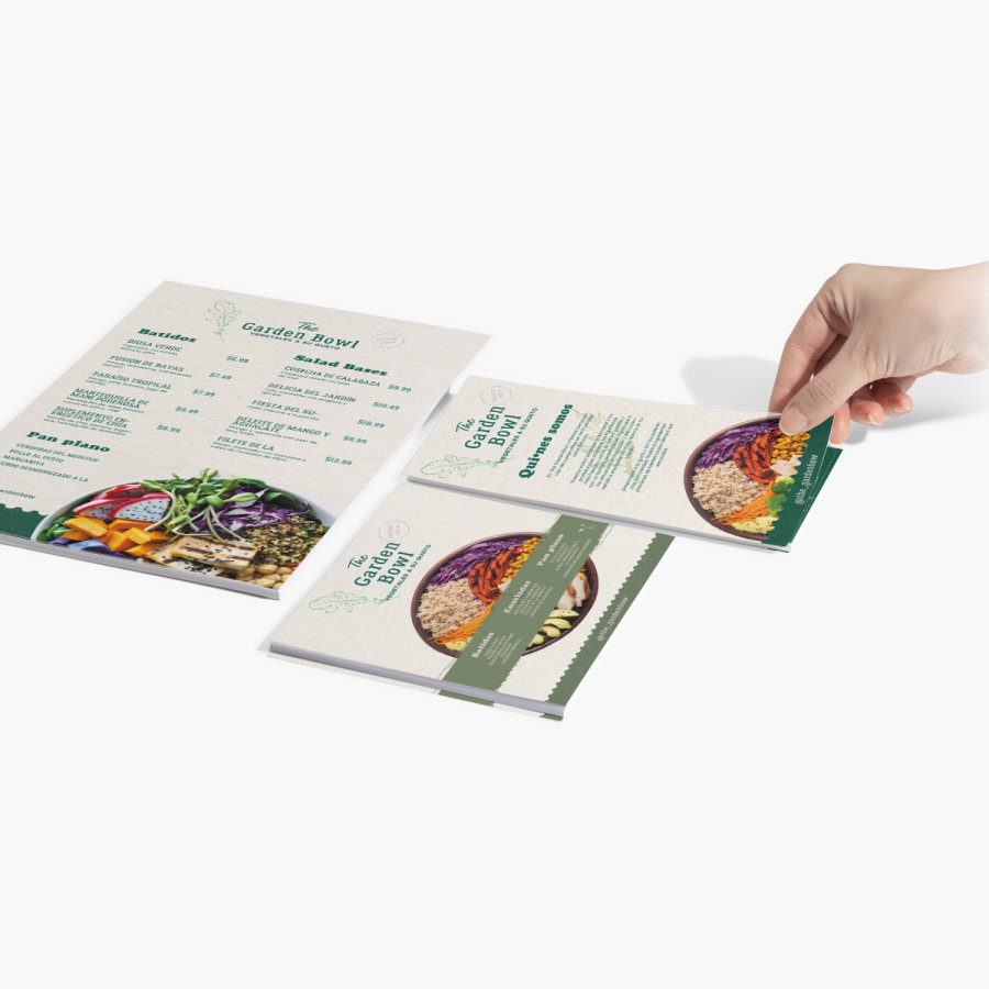 Flyers en varios tamaños promocionando un restaurante