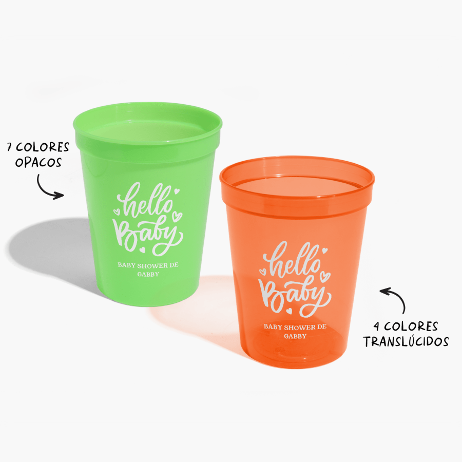 Vasos tipo estadio personalizados para un baby shower, con una nota de que hay 7 colores opacos y 4 translúcidos disponibles.