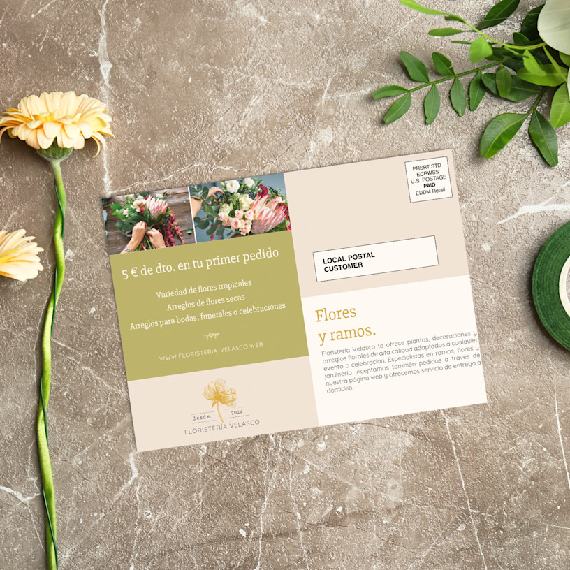 Una postal de correo directo EDDM anunciando ofertas de una floristería.