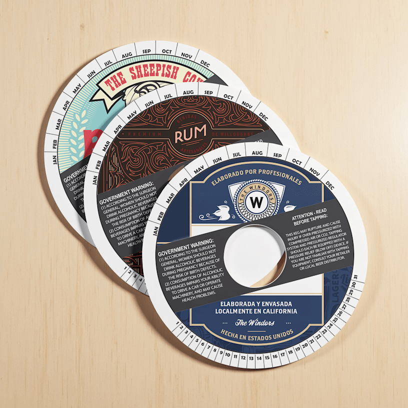 3 collarines de barril colocados uno cerca del otro.