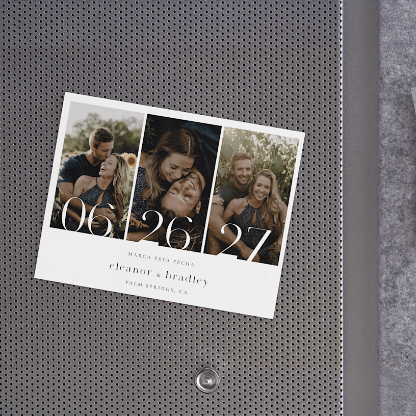 Un imán de Save the Date con 3 fotos de una pareja y la fecha de la boda. 