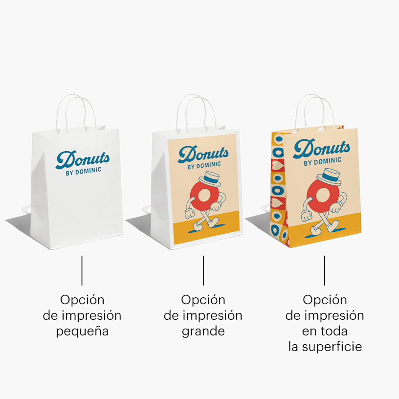 3 bolsas de papel Kraft blanco con el mismo diseño colocado en estilo pequeño, grande y en toda la superficie.