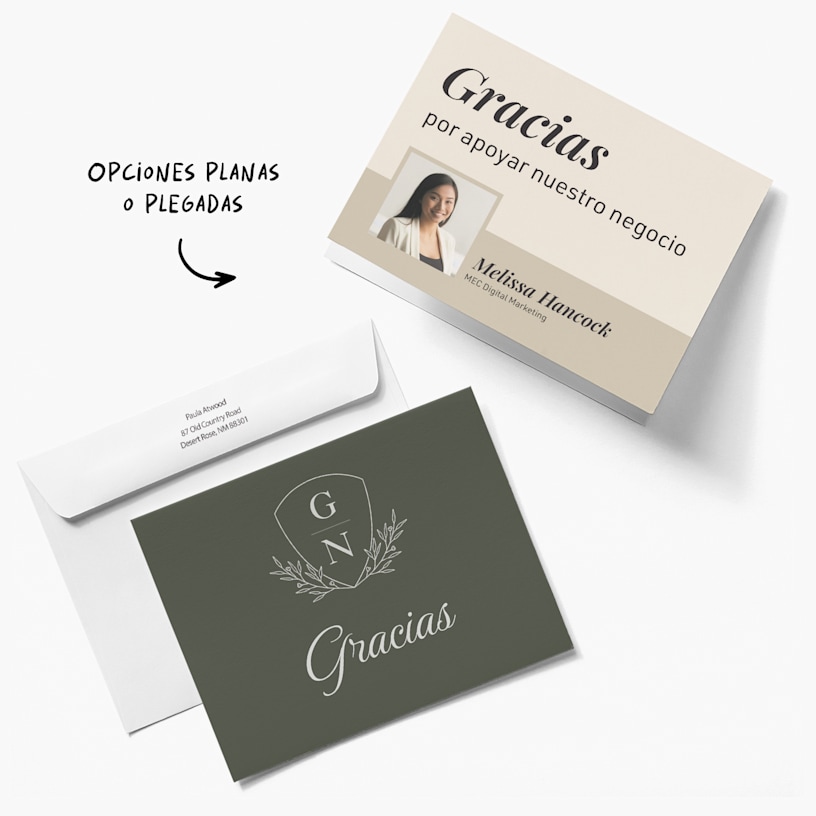 Dos tarjetas de agradecimiento, una personalizada para una empresa y otra para una boda. 