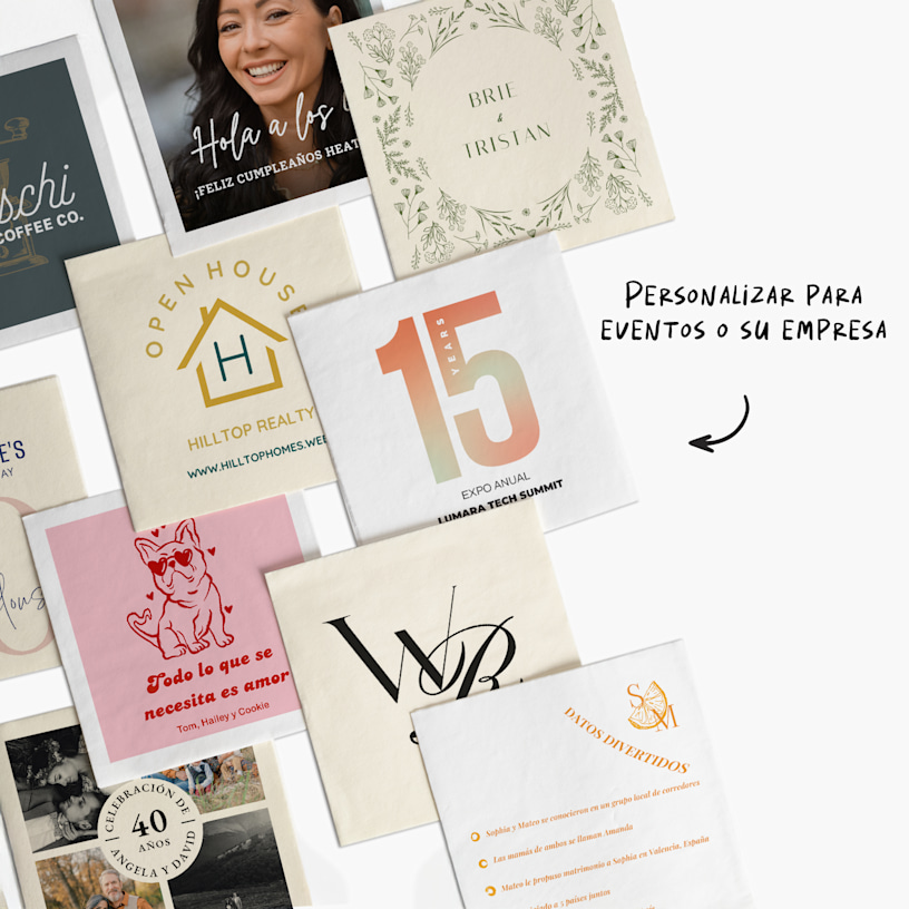 Servilletas de cóctel con diversos diseños, impresas para diferentes empresas y ocasiones, con la indicación de que puede personalizar las servilletas para eventos o para su empresa. 