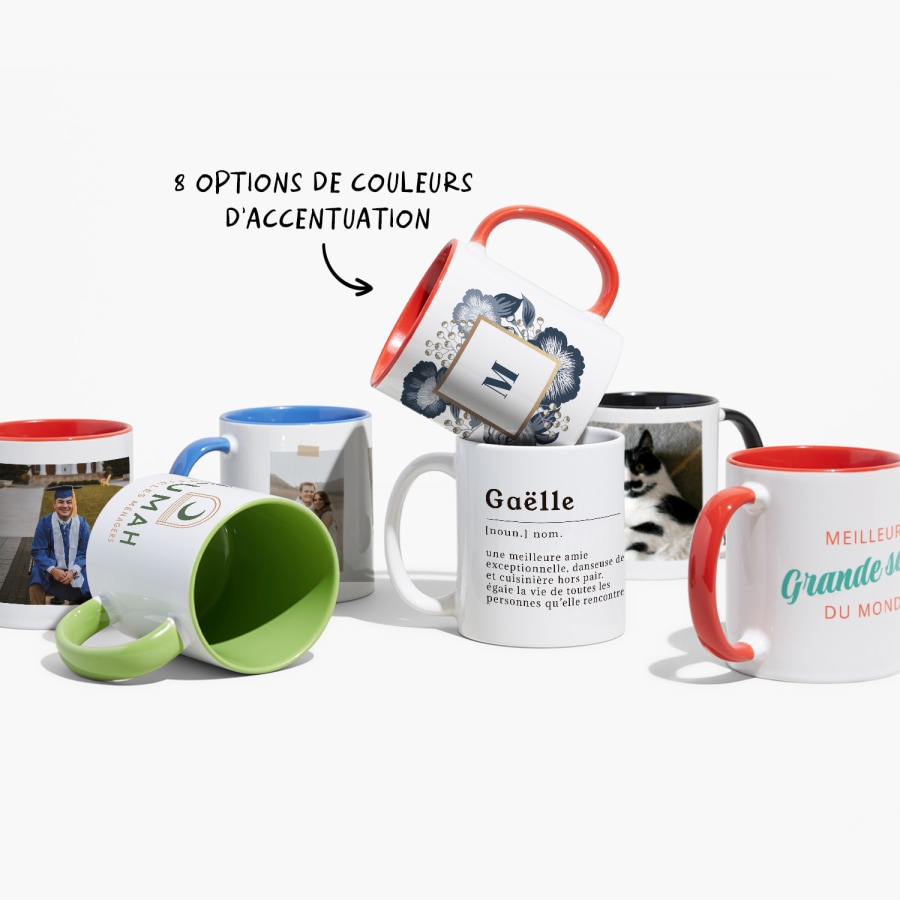 Une collection de sept tasses personnalisées avec des photos et des graphismes, avec une note précisant qu’il y a huit options de couleurs d’accent disponibles. 