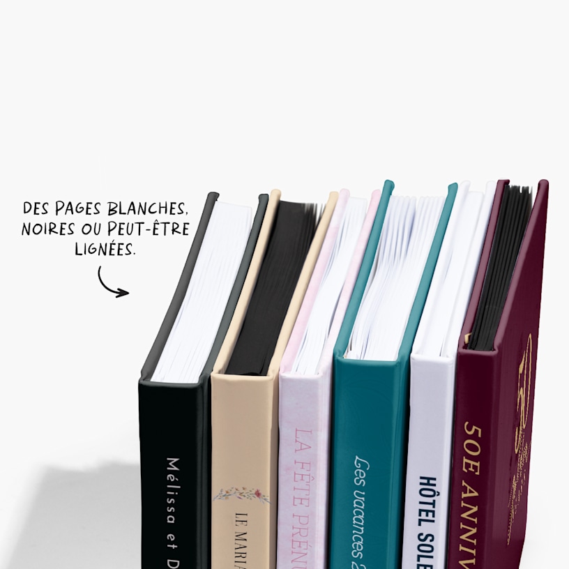 Des dos de livres d’or personnalisés pour diverses occasions, notamment une fête prénuptiale et une fête d’anniversaire. 