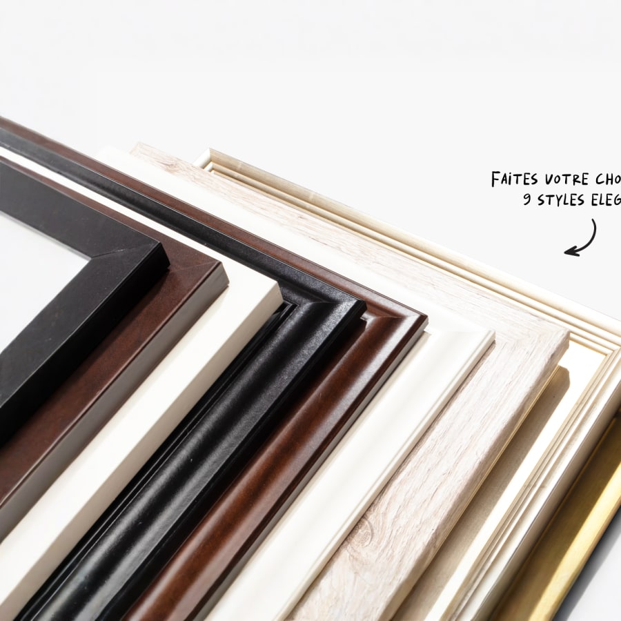 Une collection de 9 cadres empilés, avec une note indiquant que vous avez le choix entre 9 cadres élégants.