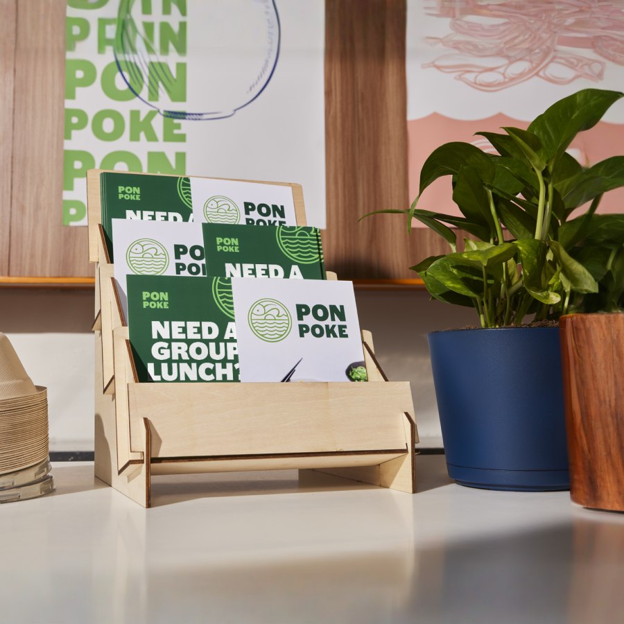 Une série de cartes postales créées pour un restaurant. 6 formats différents sont présentés. 