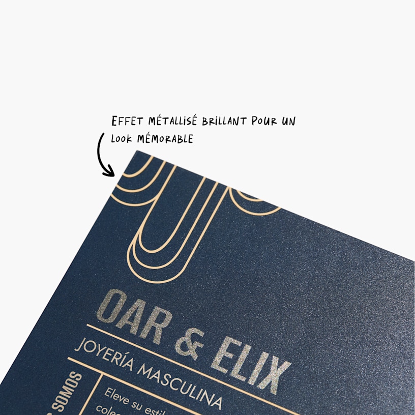 Une carte postale effet métallisé faisant la publicité d’une agence immobilière.