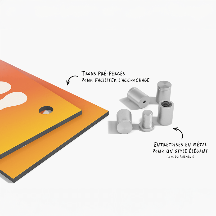 Deux panneaux composites en aluminium avec trous pré-percés et entretoises en métal.