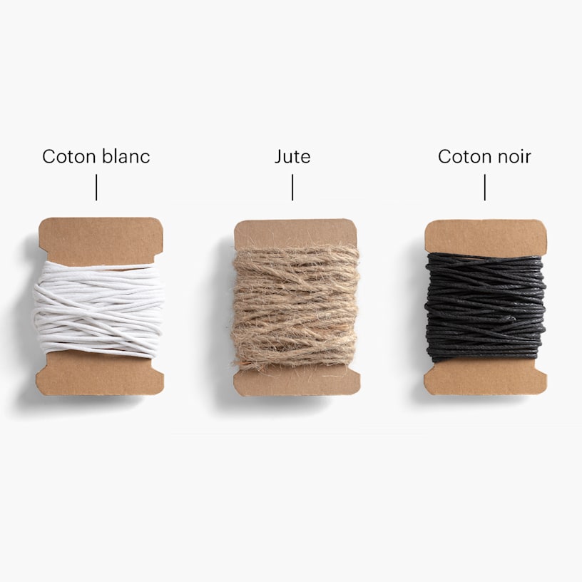 Nos 3 options de fils pour étiquettes : coton blanc, jute et coton noir.