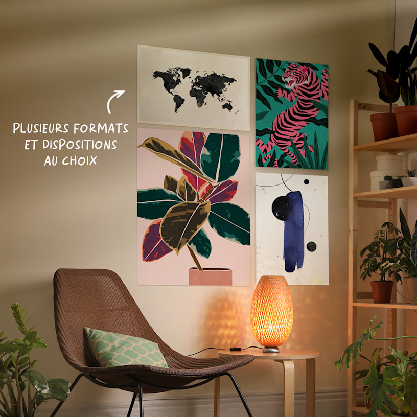 Quatre affiches murales présentant différentes créations graphiques, avec une note indiquant qu’il existe plusieurs options de format et de mise en page.