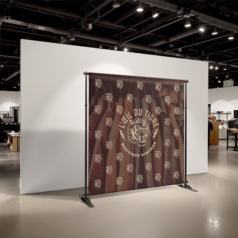  Une toile de fond faisant la promotion d’une boutique vintage.