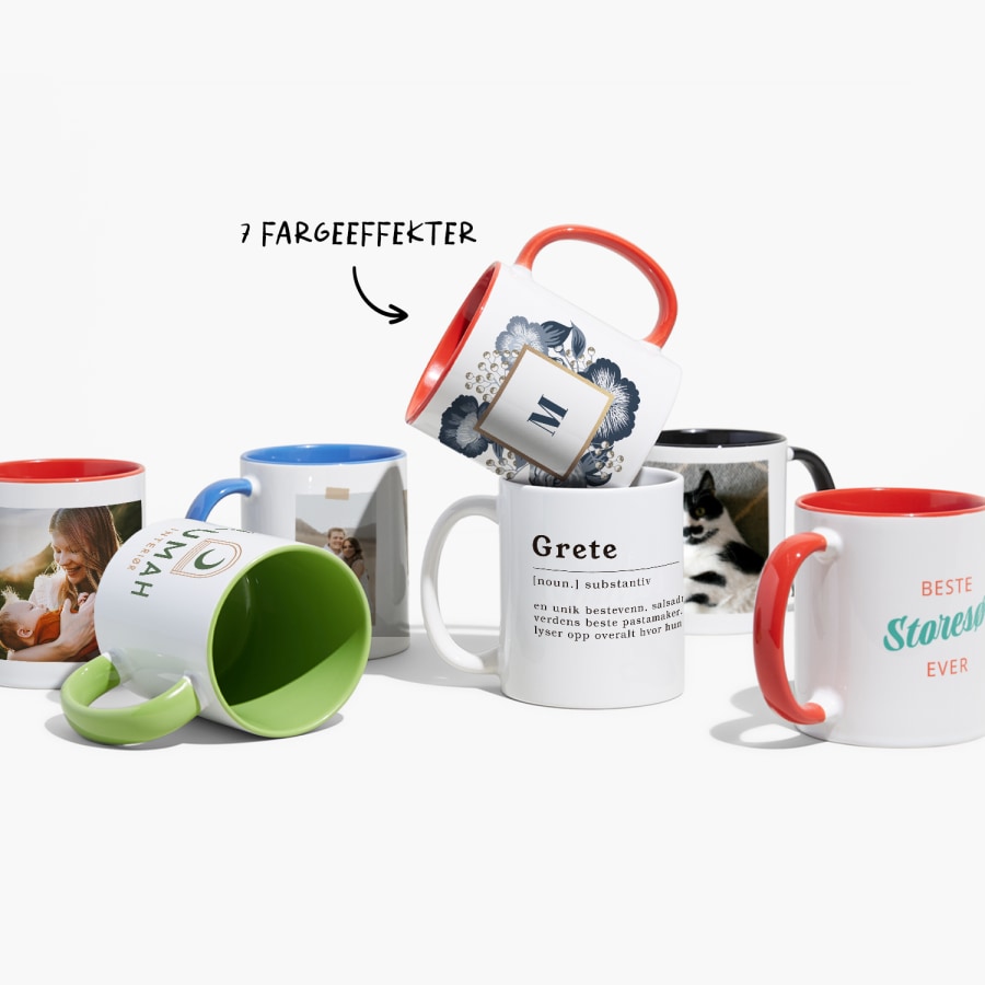 En samling av 7 krus med trykk med bilder og design. En merknad indikerer at 8 fargevalg er tilgjengelig for detaljene. 