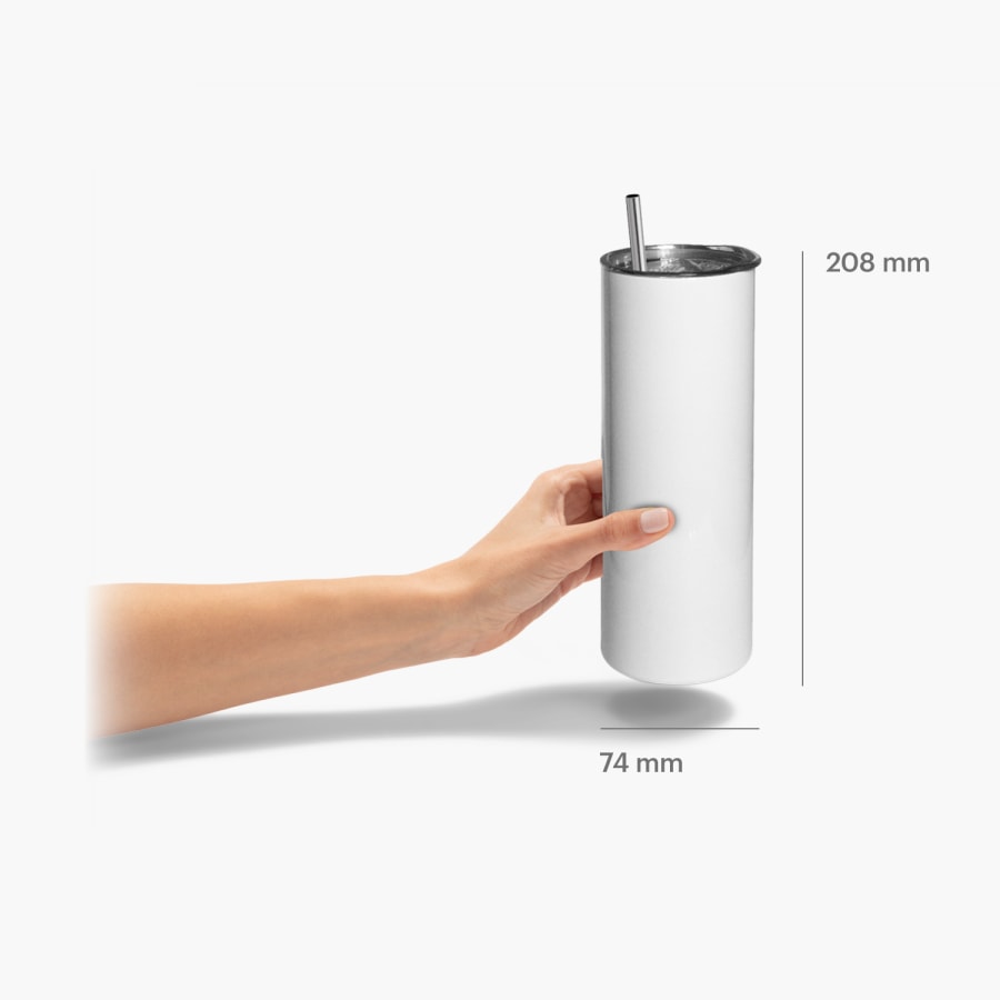 Een gepersonaliseerde reisbeker met aanduiding van de afmetingen: 74 mm breed en 208 mm hoog.