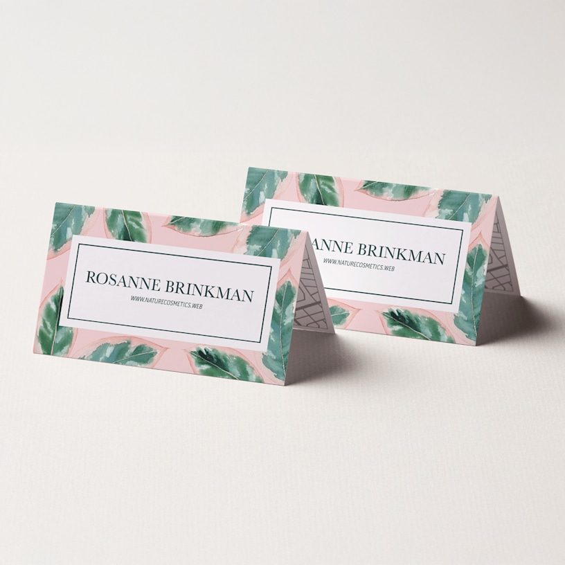 Een gevouwen visitekaartje voor een persoon met de naam Rosa Lopez.