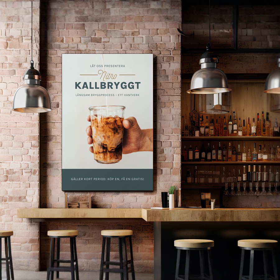 En textilram på ett kafé med reklam för den senaste nyheten på menyn.