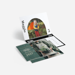 2 calendari da parete personalizzati con foto. Su delle note c’è scritto che sono disponibili opzioni per la casa e per le imprese. 