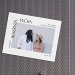 Un Save the Date magnético con la foto de una pareja.