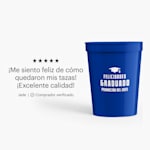 Un vaso de estadio personalizado para una fiesta de graduación. Reseña de un cliente para un vaso tipo estadio que dice: ¡Me siento feliz de cómo quedaron mis tazas! ¡Excelente calidad!»