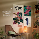 Cuatro pósteres murales con diferentes diseños gráficos, con una nota que indica que hay múltiples opciones de tamaño y layout.