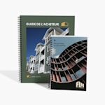 Un grand guide d’achat et un petit portfolio de biens immobiliers, tous deux à reliure métallique.