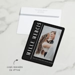 Une enveloppe et une carte de remerciement de mariage, avec une note précisant qu’il est possible d’ajouter des coins arrondis. 