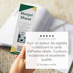 Un signet personnalisé pour un lancement de livre avec un avis client indiquant : « En tant qu’auteur, les signets sont la parfaite carte d’affaires. Couleurs éclatantes et excellente qualité. »