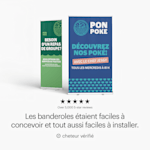 Deux banderoles rétractables colorées conçues pour un restaurant de bols de poké, accompagnées d’un témoignage client soulignant la simplicité de leur personnalisation et de leur installation.