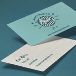 Design del lato anteriore e posteriore di un biglietto da visita in carta effetto lino per la proprietaria di un negozio di maglieria.