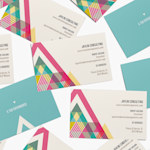 Design del lato anteriore e posteriore di diversi biglietti da visita in carta effetto lino per un’azienda di consulenza.