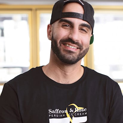 MXP10158-ANZ-saffron-rose-article-img-hero-003